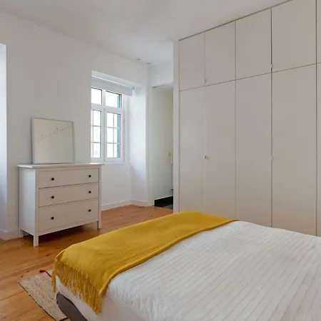 Sunny And Spacious With A River View