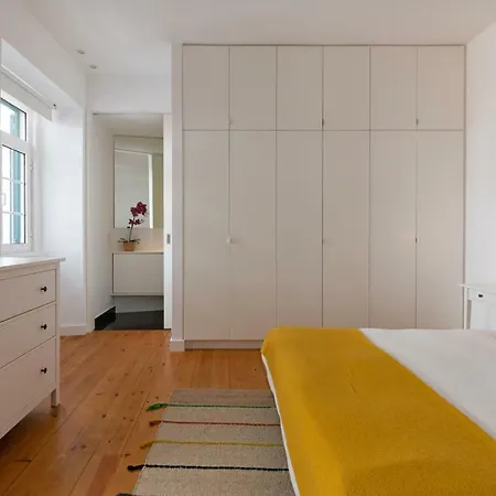 Sunny And Spacious With A River View *