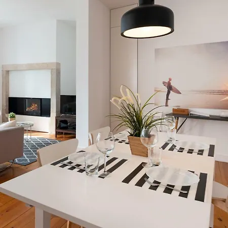 Sunny And Spacious With A River View Lisbon