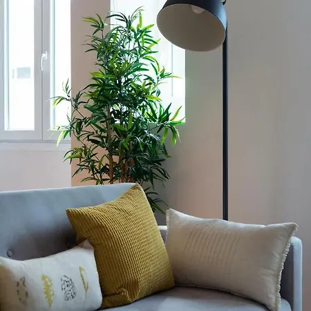 Apartment Sunny And Spacious With A River View *