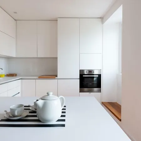 Sunny And Spacious With A River View * Lisbon